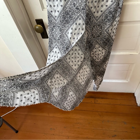 Volcom 90s Style Maxi Skirt Back Slit Lettuce Hem Paisley Bandana Black White - Picture 4 of 11